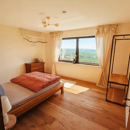 Ruhige Mit Ausblick *