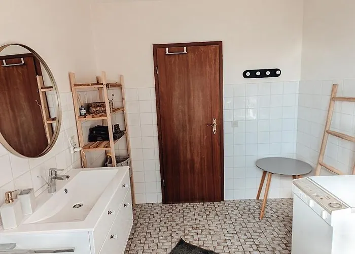 Ruhige Mit Ausblick 埃克斯特塔尔